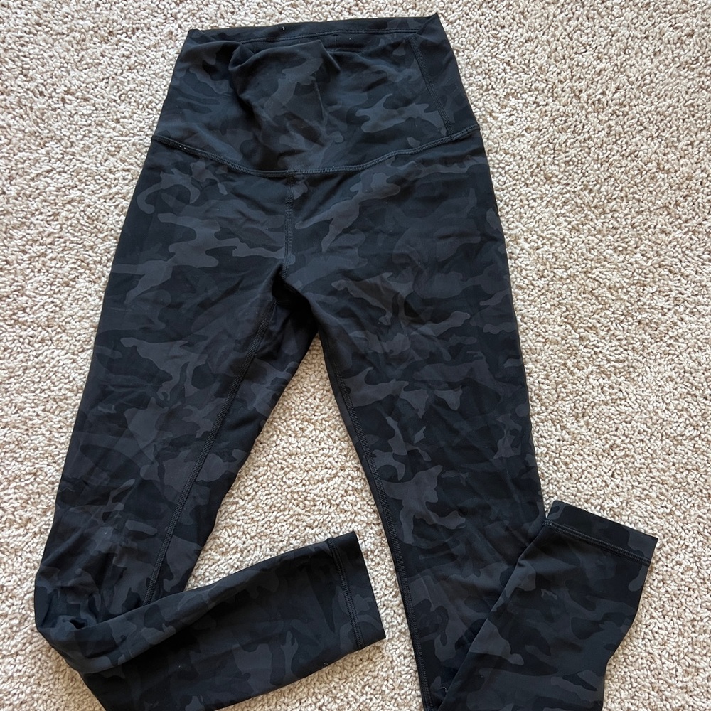 LULULEMON CAMO WUNDER UNDERS